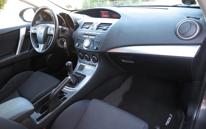 Mazda 3 cena 23800 przebieg: 199000, rok produkcji 2010 z Rogoźno małe 781